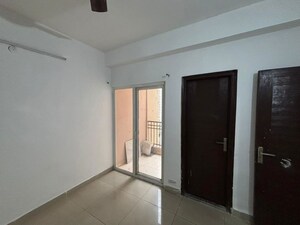 Room in 2 BHK Apartment at Ajnara Le Garden, Sector 16b Greater Noida – for Rent