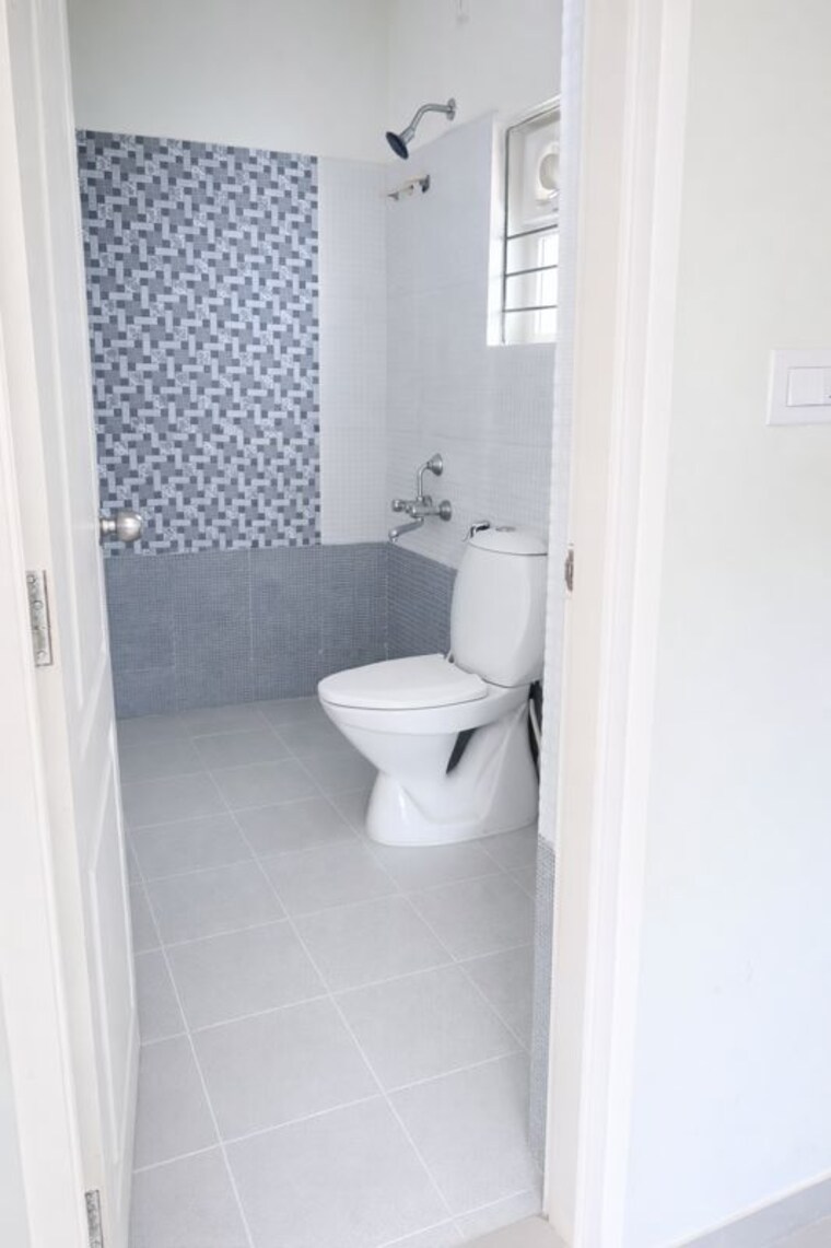 Bathroom, peninsula-prakruthi 3 Bedroom 1667 Sq.Ft. Villa In Sarjapur Bangalore 10517319