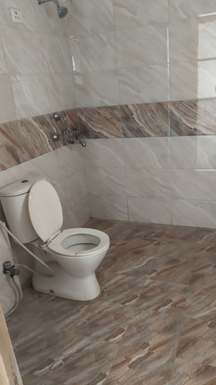Bathroom, svp-gulmohur-residency 3 Bedroom 1660 Sq.Ft. Apartment In Indrapuram Ghaziabad 10517375