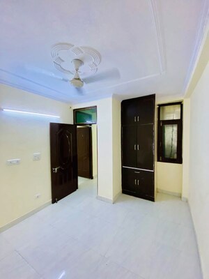 Room in 2 BHK Builder Floor at Khirki Extension – for Rent