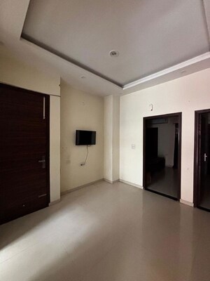 Room in 3 BHK Apartment at Patiala Road – for Rent