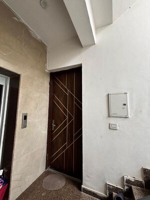 Bathroom in 3 BHK Apartment at Patiala Road – for Rent
