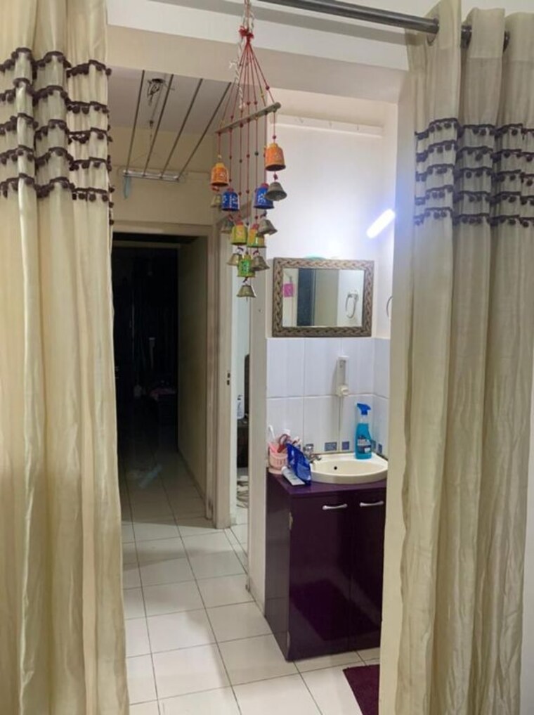 Bathroom, pratha-pushpa-society 2 Bedroom 600 Sq.Ft. Apartment In Ghodbunder Road Thane 10517398