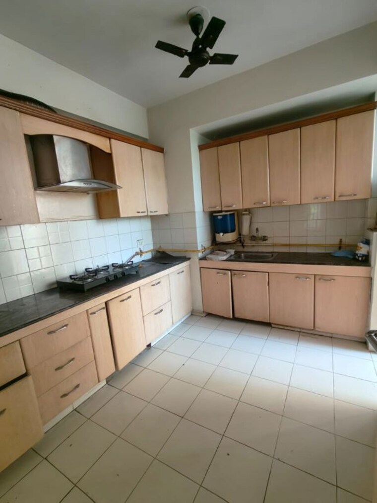Kitchen, bestech-park-view-residency 3 Bedroom 1804 Sq.Ft. Apartment In Sector 3 Gurgaon 10517404