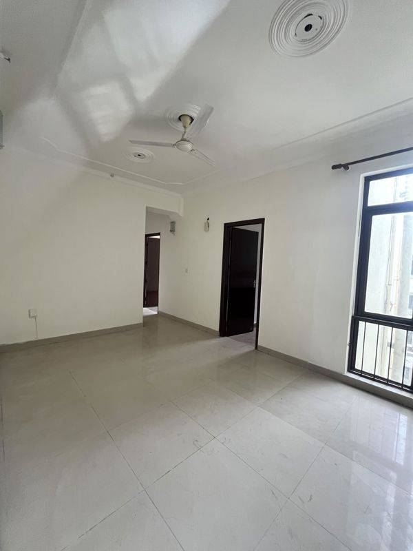 Room in 3 BHK Builder Floor at Sector 22 – for Rent