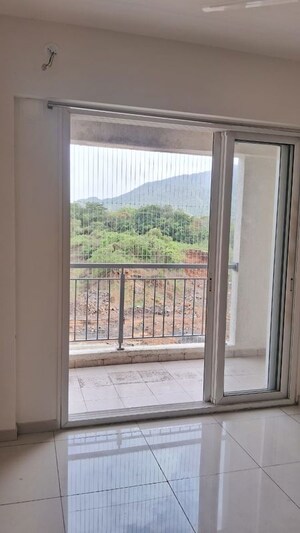 2 BHK Apartment For Rent in Godrej Emerald, Ghodbunder Road