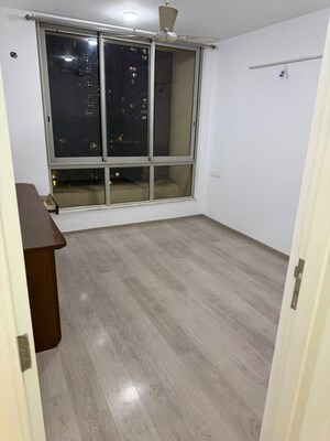 Room in 1 BHK Apartment at Green Acres Apartment, Waghbil – for Rent
