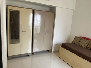 Room in 2 BHK Apartment at Runwal Eirene, Balkum Pada – for Rent