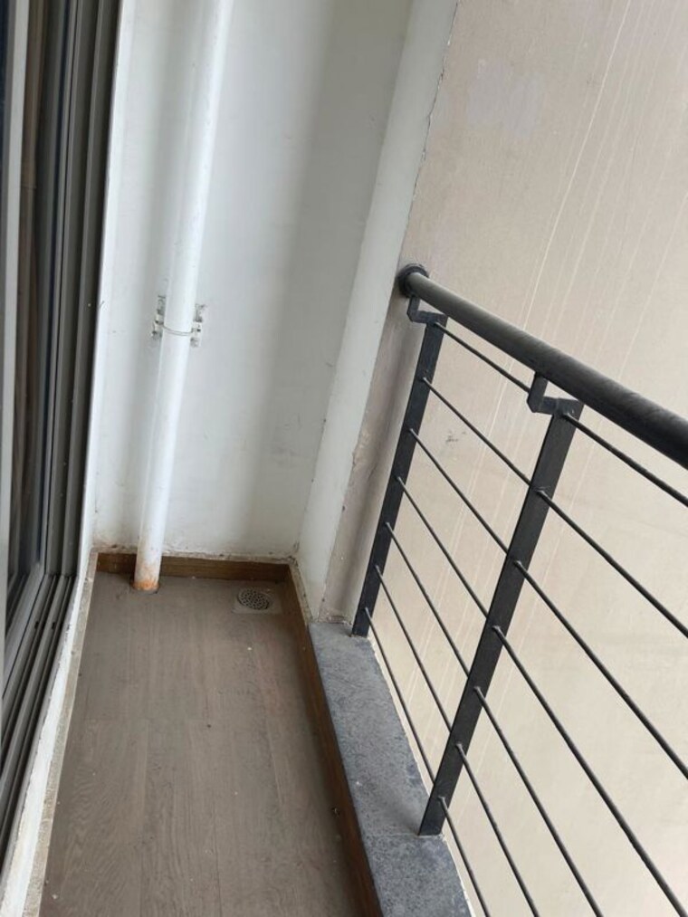 Balcony, runwal-eirene 2 Bedroom 635 Sq.Ft. Apartment In Balkum Pada Thane 10517480