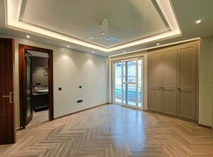 Room in 3 BHK Builder Floor at Sector 23 – for Rent