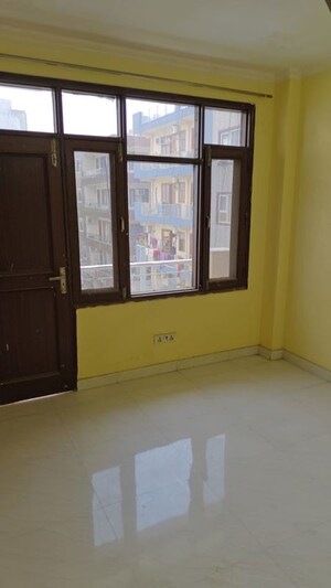 Room in 3 BHK Builder Floor at Chattarpur – for Rent