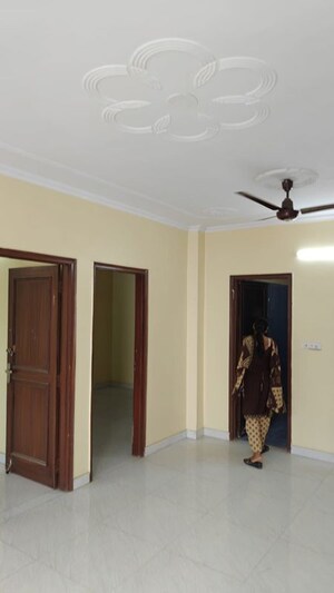 Room in 3 BHK Builder Floor at Chattarpur – for Rent