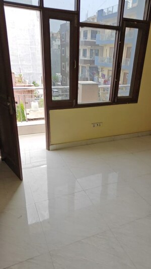 Room in 3 BHK Builder Floor at Chattarpur – for Rent