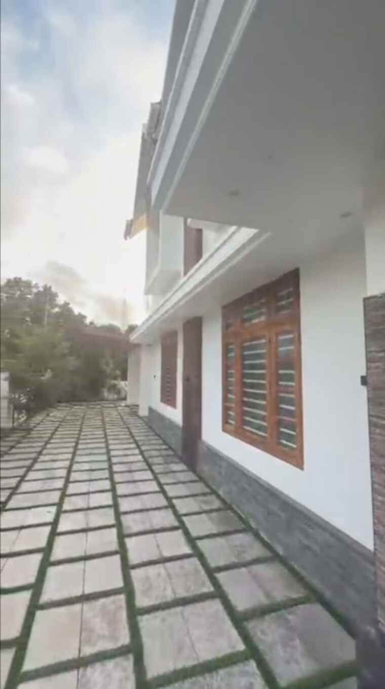 Exterior View, chalakudy 4 Bedroom 2500 Sq.Ft. Independent House In Chalakudy Thrissur 10517540