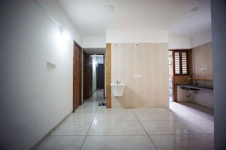 Room, vastral 3 Bedroom 200 Sq.Yd. Apartment In Vastral Ahmedabad 10517503