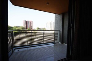 Room in 3 BHK Apartment at Vastral – for Sale