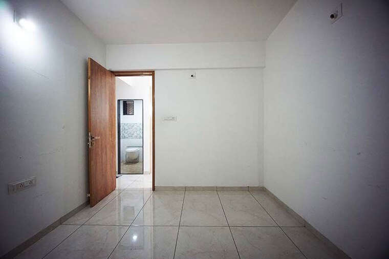 Room, vastral 3 Bedroom 200 Sq.Yd. Apartment In Vastral Ahmedabad 10517503