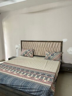 3.5 BHK + Servant Room Apartment For Rent in Ansals Celebrity Greens