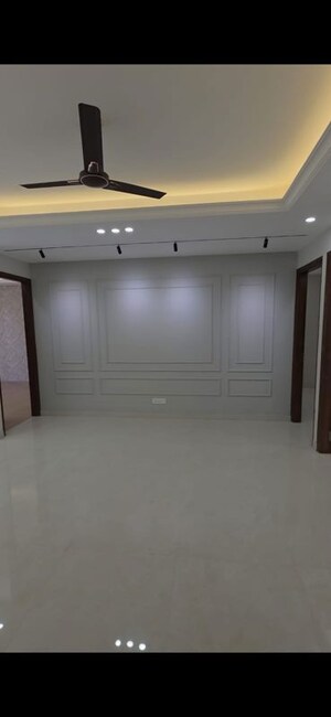 Building Lobby in  Builder Floor at Sector 52 – for Sale
