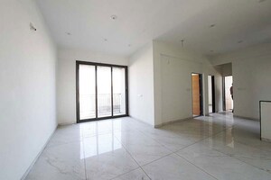 Room in 3 BHK Apartment at Thaltej – for Sale