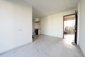 Room in 3 BHK Apartment at Thaltej – for Sale