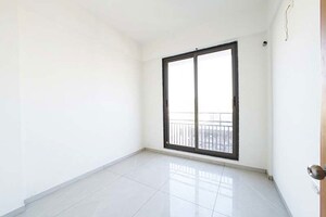Room in 3 BHK Apartment at Thaltej – for Sale