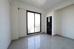 Room in 3 BHK Apartment at Thaltej – for Sale