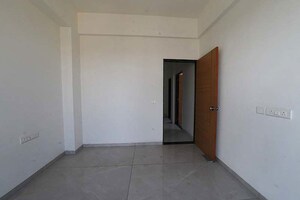 Room in 3 BHK Apartment at Thaltej – for Sale