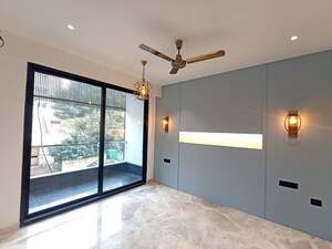 Room in 4 BHK Builder Floor at Sector 14 – for Sale