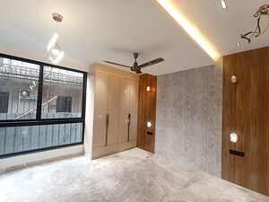 Room in 4 BHK Builder Floor at Sector 14 – for Sale