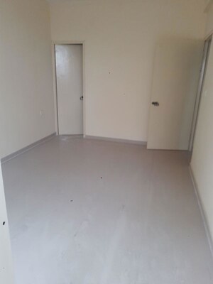 Room in 3 BHK Builder Floor at Sector 21 – for Rent