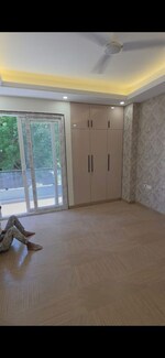 208 Sq.Yd. Builder Floor in Sector 52