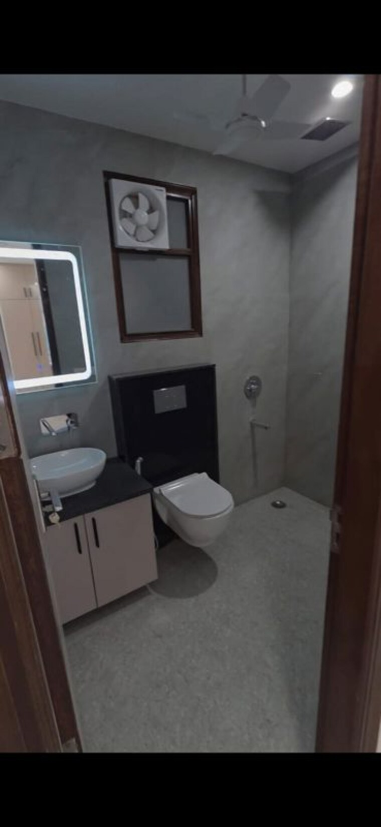 Bathroom, sector 52  208 Sq.Yd. Builder Floor In Sector 52 Gurgaon 10517606