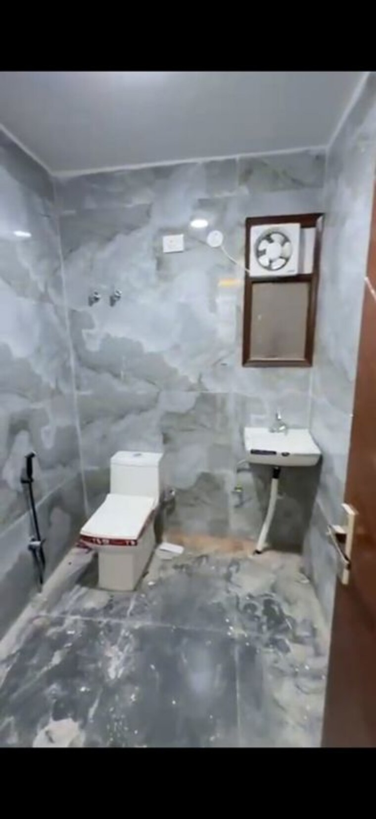 Bathroom, khirki extension 1 Bedroom 50 Sq.Yd. Apartment In Khirki Extension Delhi 10517607