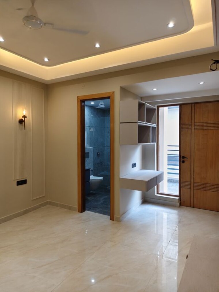 Room, sector 10  263 Sq.Yd. Independent House In Sector 10 Gurgaon 10517630