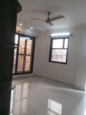 Room in 3 BHK Builder Floor at Mehrauli – for Rent