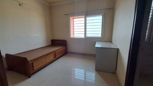 Room in 3 BHK Apartment at Nandakini Alaknanda Estate, Amar Shaheed Path – for Rent