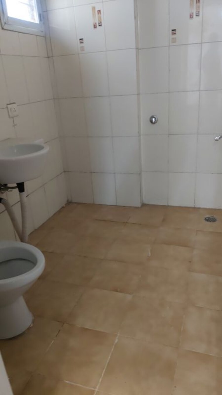 Bathroom, jaipuria-sunrise-greens 2 Bedroom 1198 Sq.Ft. Apartment In Ahinsa Khand 1 Ghaziabad 10517622