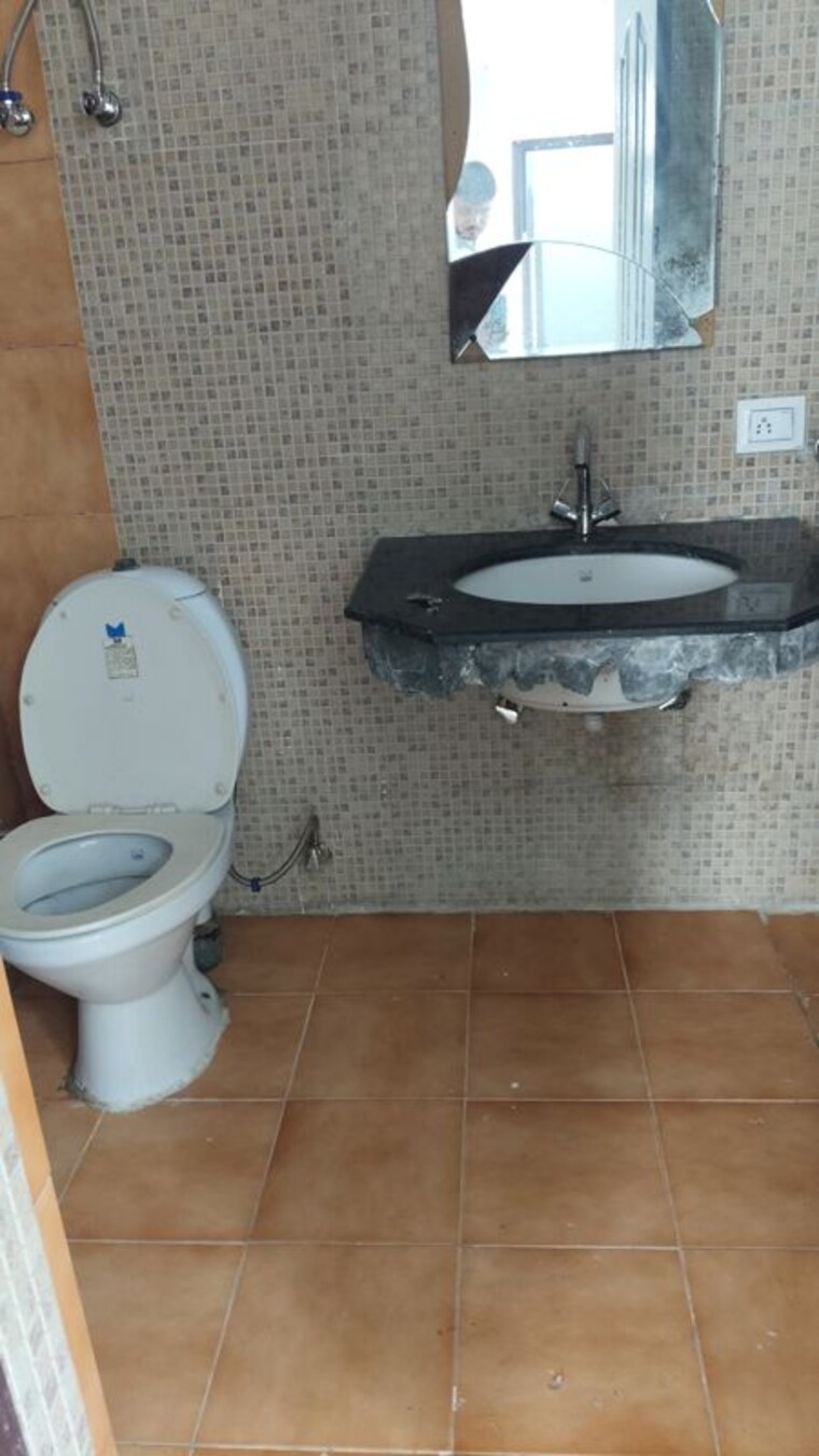 Bathroom, jaipuria-sunrise-greens 2 Bedroom 1198 Sq.Ft. Apartment In Ahinsa Khand 1 Ghaziabad 10517622