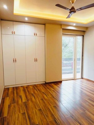 Room in 4 BHK Builder Floor at Sector 14 – for Sale
