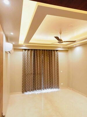 Bedroom in 4 BHK Builder Floor at Sector 14 – for Sale