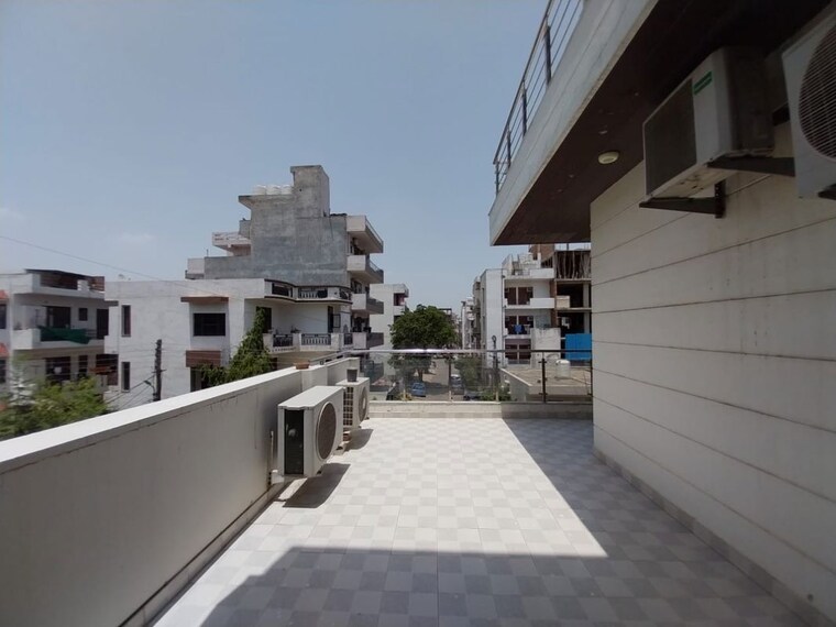 Exterior View, sector 46 3 Bedroom 280 Sq.Yd. Builder Floor In Sector 46 Gurgaon 10517639