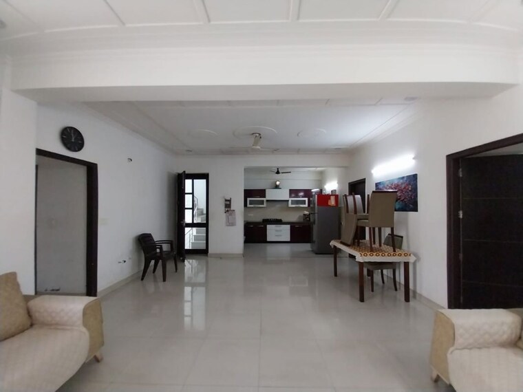 Living Room, sector 46 3 Bedroom 280 Sq.Yd. Builder Floor In Sector 46 Gurgaon 10517639