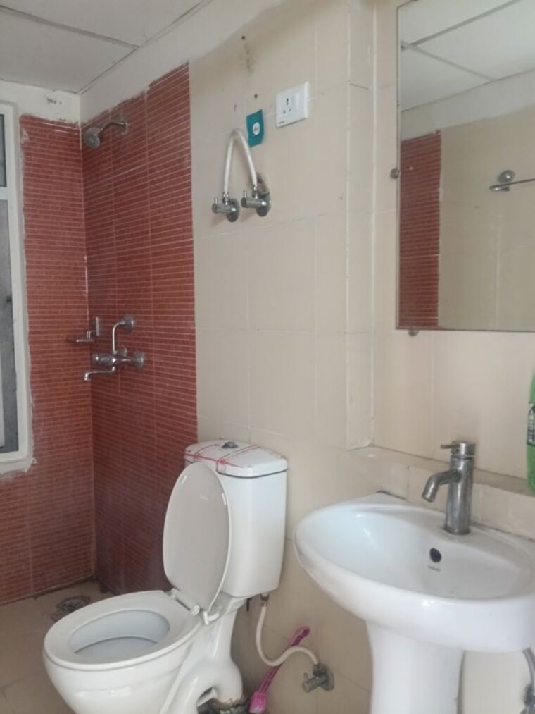Bathroom, sector 16 greater noida 3 Bedroom 1225 Sq.Ft. Apartment In Sector 16 Greater Noida Greater Noida 10517677