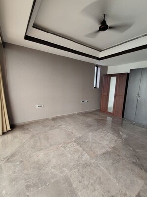 Room in 3 BHK Apartment at Lodha Trump Tower, Worli – for Rent