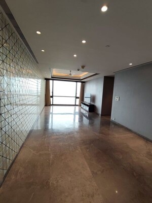 Room in 3 BHK Apartment at Lodha Trump Tower, Worli – for Rent