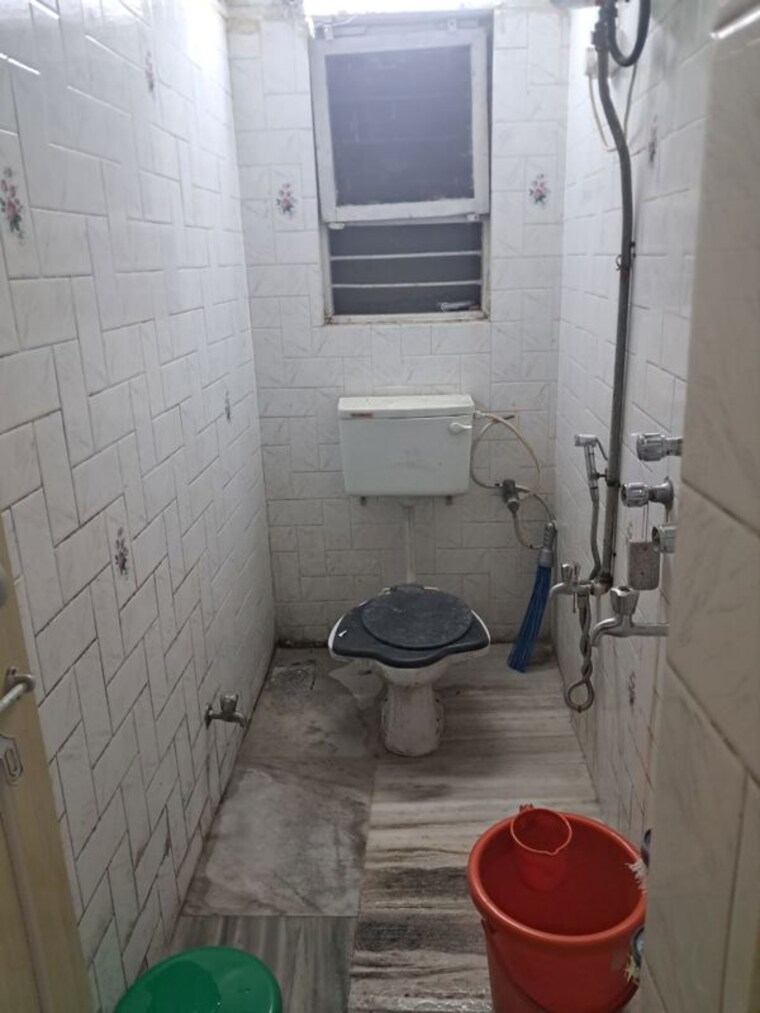 Bathroom, kalpana-housing-society 2 Bedroom 1520 Sq.Ft. Apartment In Yerawada Pune 10517692