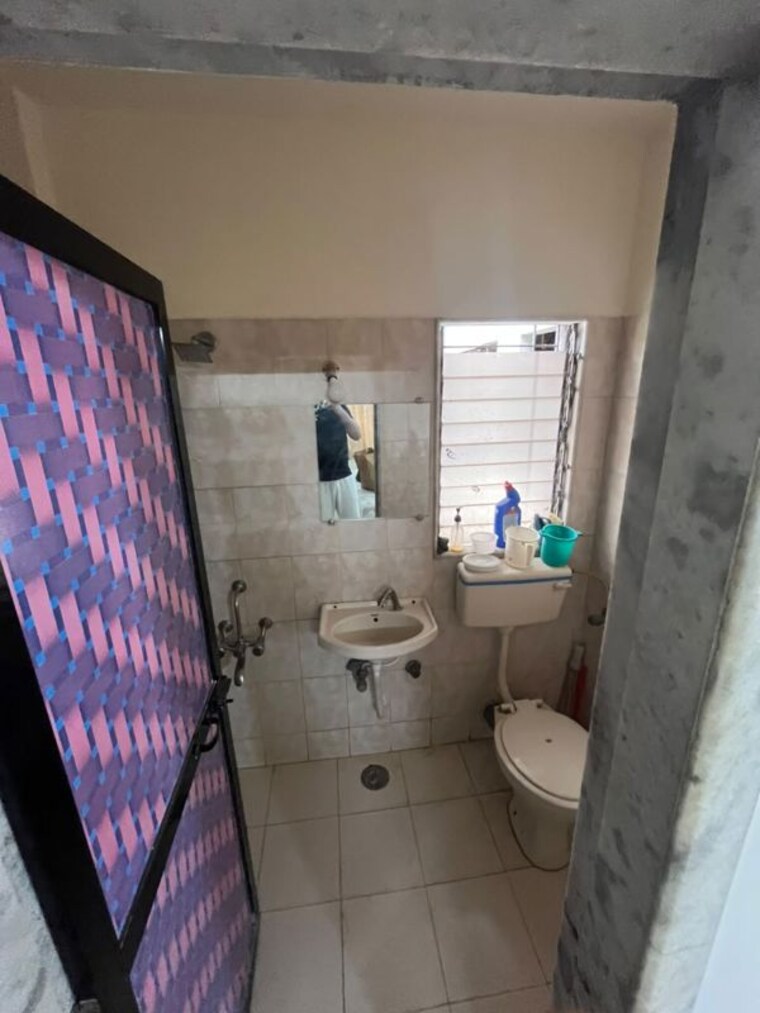 Bathroom, dimples-gayatri-avenue 2 Bedroom 600 Sq.Ft. Apartment In Kandivali East Mumbai 10517685
