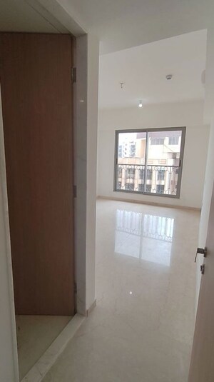 Room in 5 BHK Apartment at Lodha Bellagio, Powai – for Rent