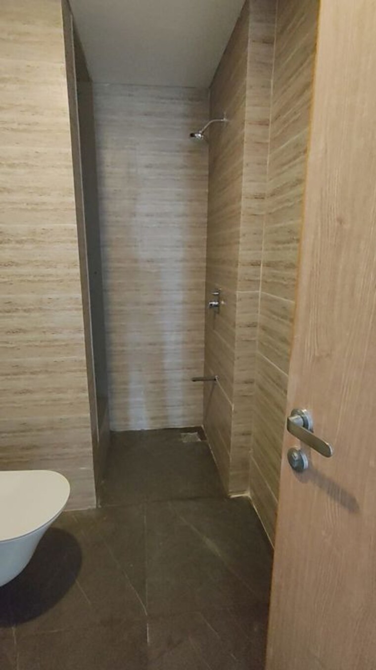 Bathroom, lodha-bellagio 5 Bedroom 1700 Sq.Ft. Apartment In Powai Mumbai 10517716